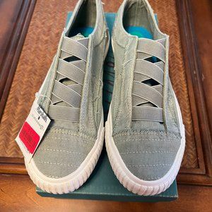 Color Washed Canvas Slip-on Shoes